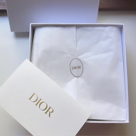 Dior Pebbled Leather Box, Dust Bag, Ribbon & Blank Card - Picture 3 of 3